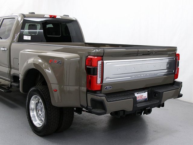 New 2026 Ford F450 Platinum w/ Platinum Plus Package image 10