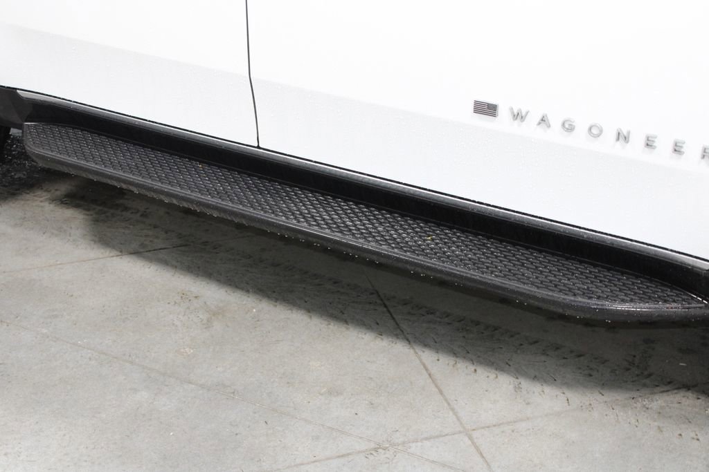 Used 2024 Jeep Wagoneer Series II image 12