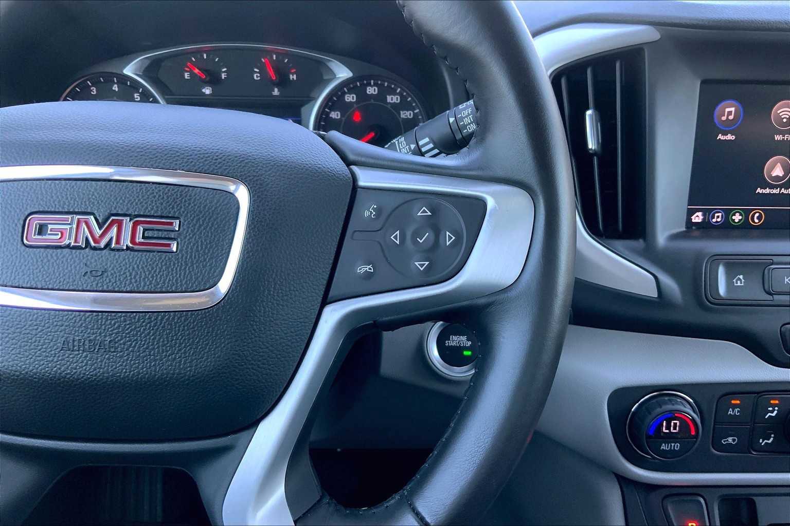 Used 2020 GMC Terrain SLE w/ Driver Convenience Package image 17