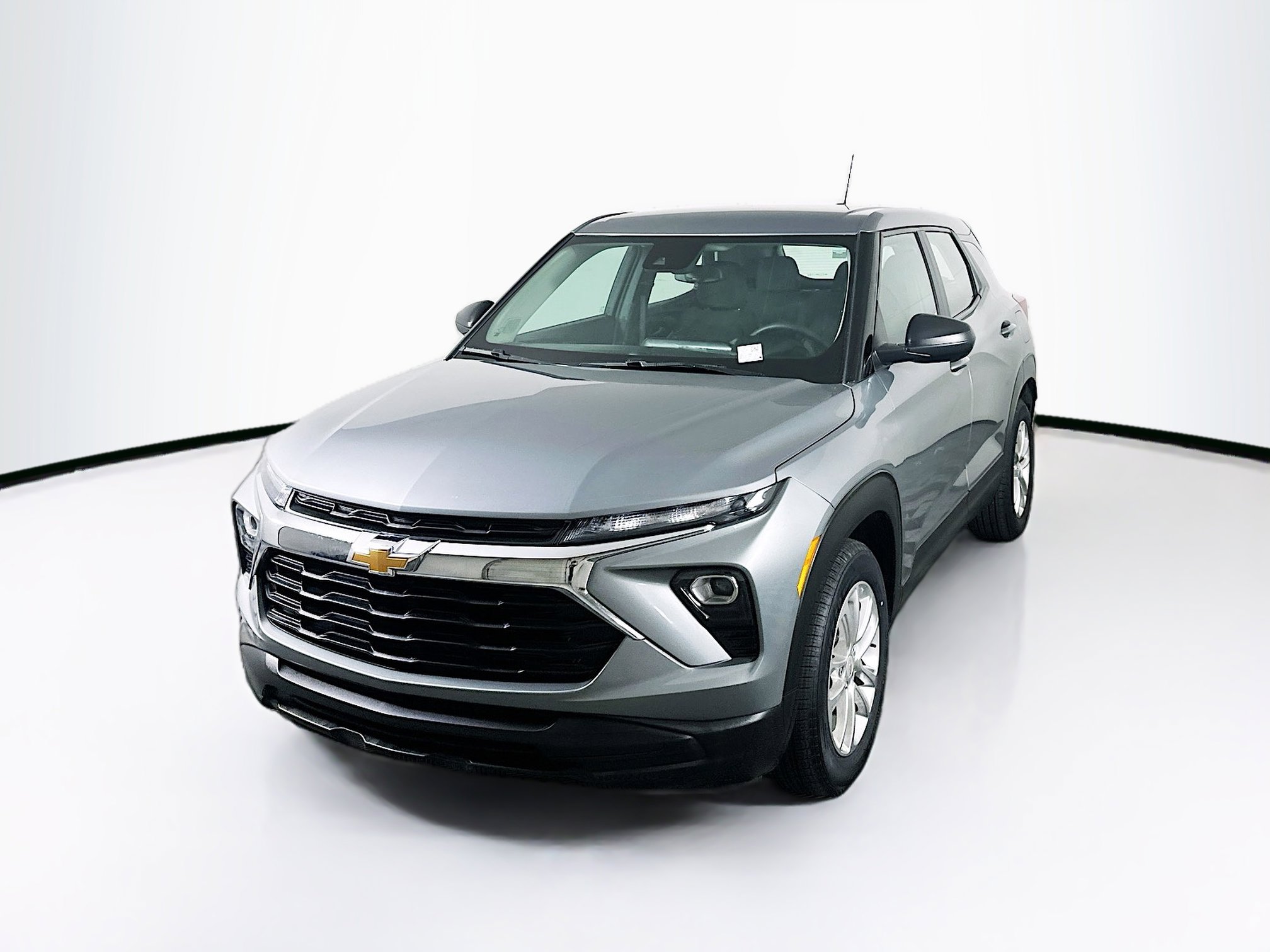 Used 2024 Chevrolet TrailBlazer LS image 3