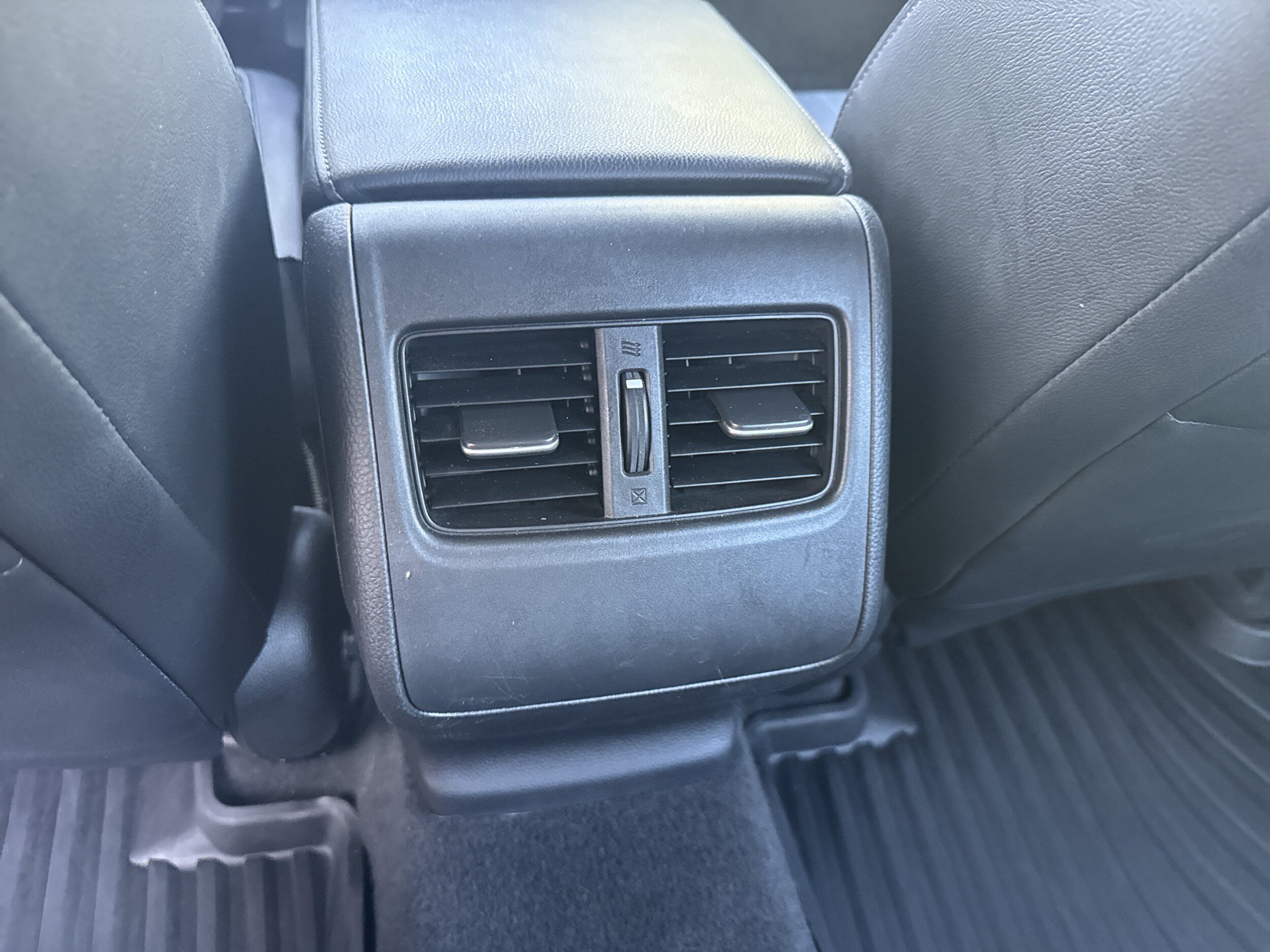Used 2018 Honda Accord Touring image 17