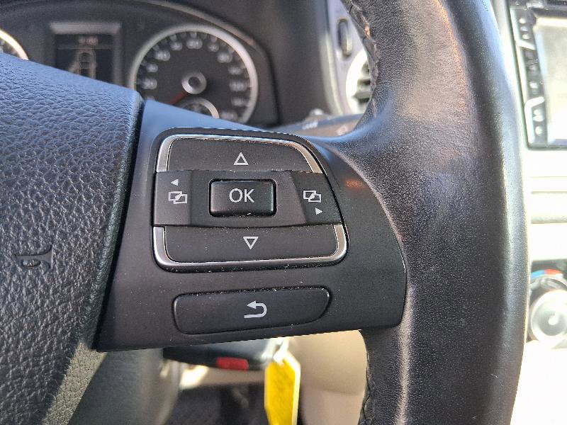 Used 2011 Volkswagen Tiguan S image 30