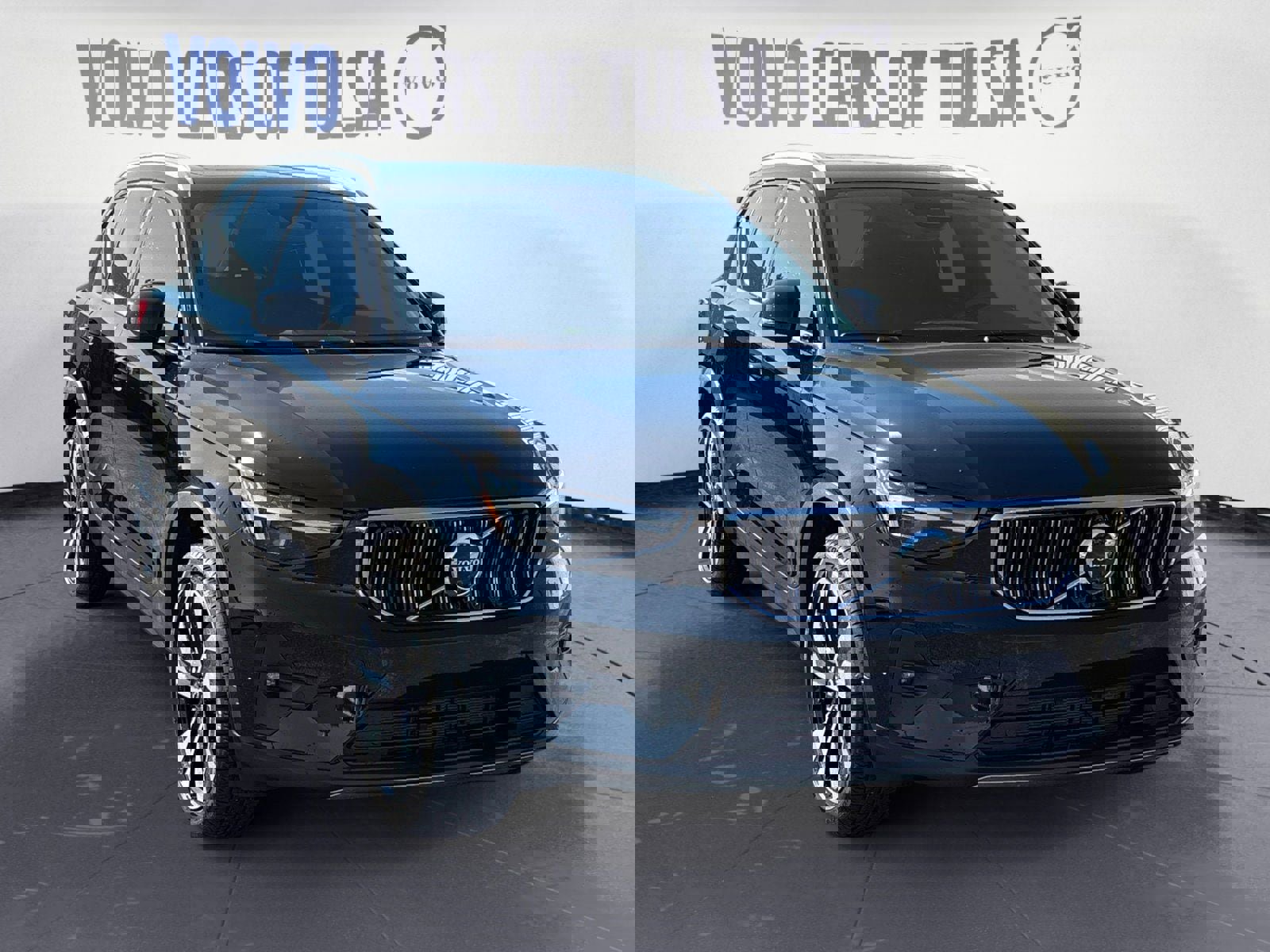 New 2025 Volvo XC40 B5 Plus w/ Protection Package Premier image 7
