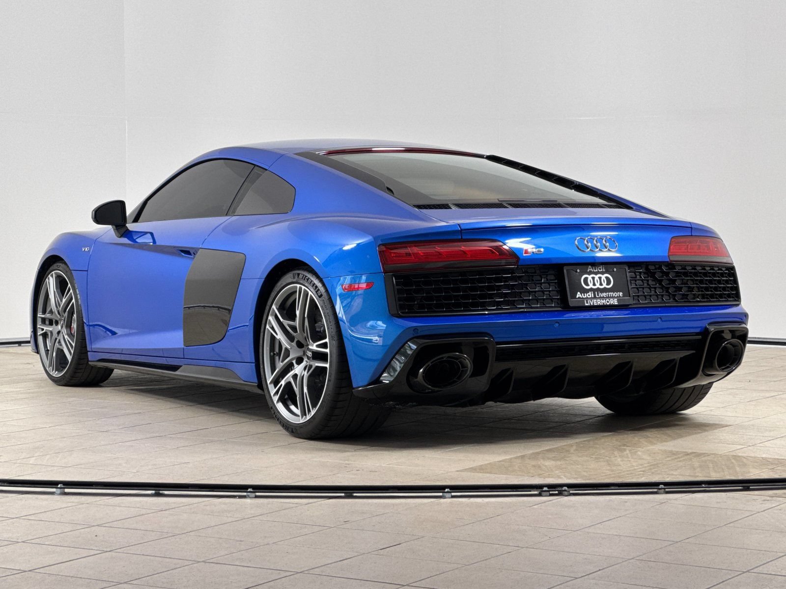 Used 2023 Audi R8 V10 performance w/ Dynamic Package RWD image 4
