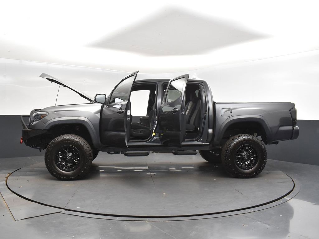Used 2020 Toyota Tacoma TRD Off-Road image 45