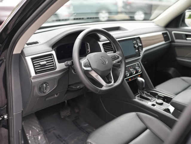 Certified 2023 Volkswagen Atlas SEL AWD/4WD image 12