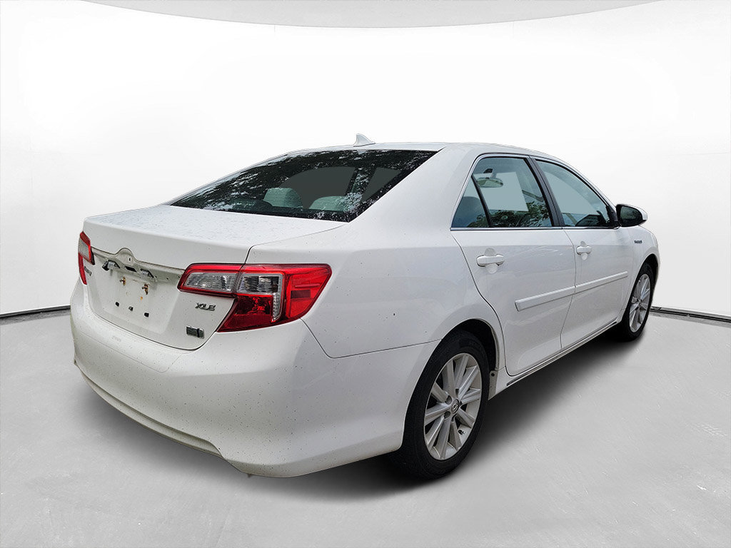 Used 2014 Toyota Camry XLE w/ Leather Package FWD image 4