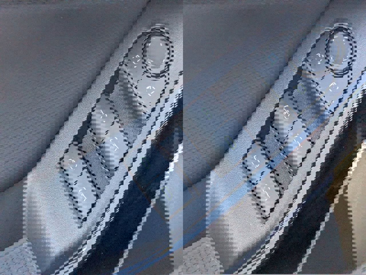 Used 2025 Chevrolet Equinox LT image 22