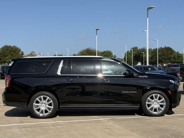Used 2021 Chevrolet Suburban High Country AWD/4WD image 3