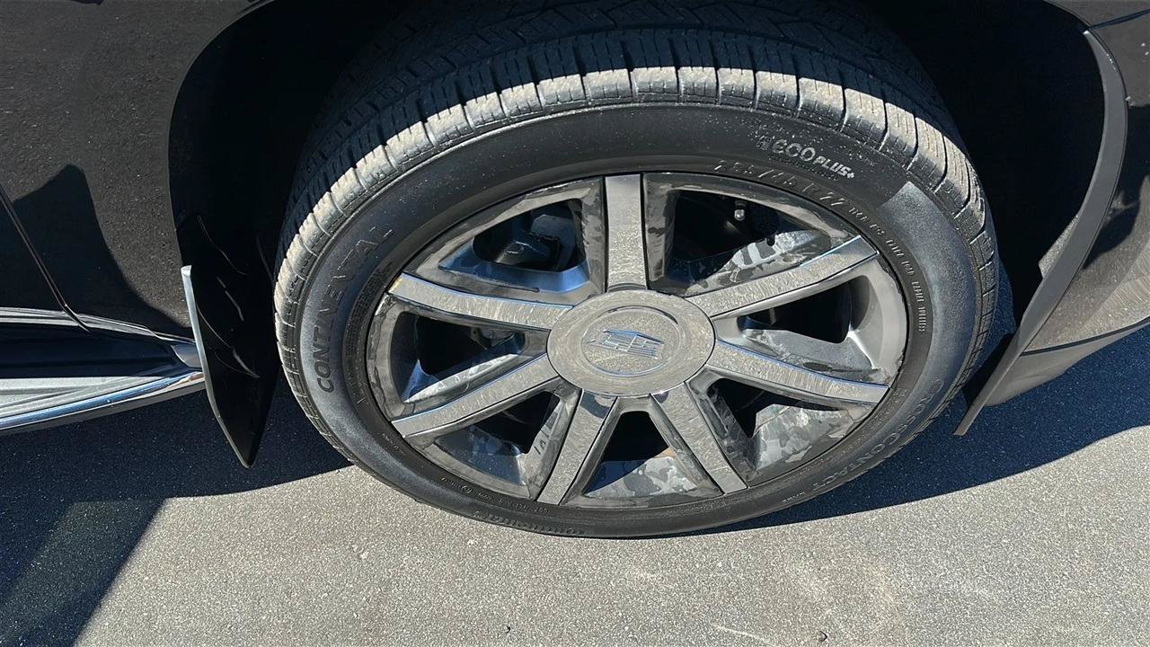Used 2015 Cadillac Escalade Luxury AWD/4WD image 21