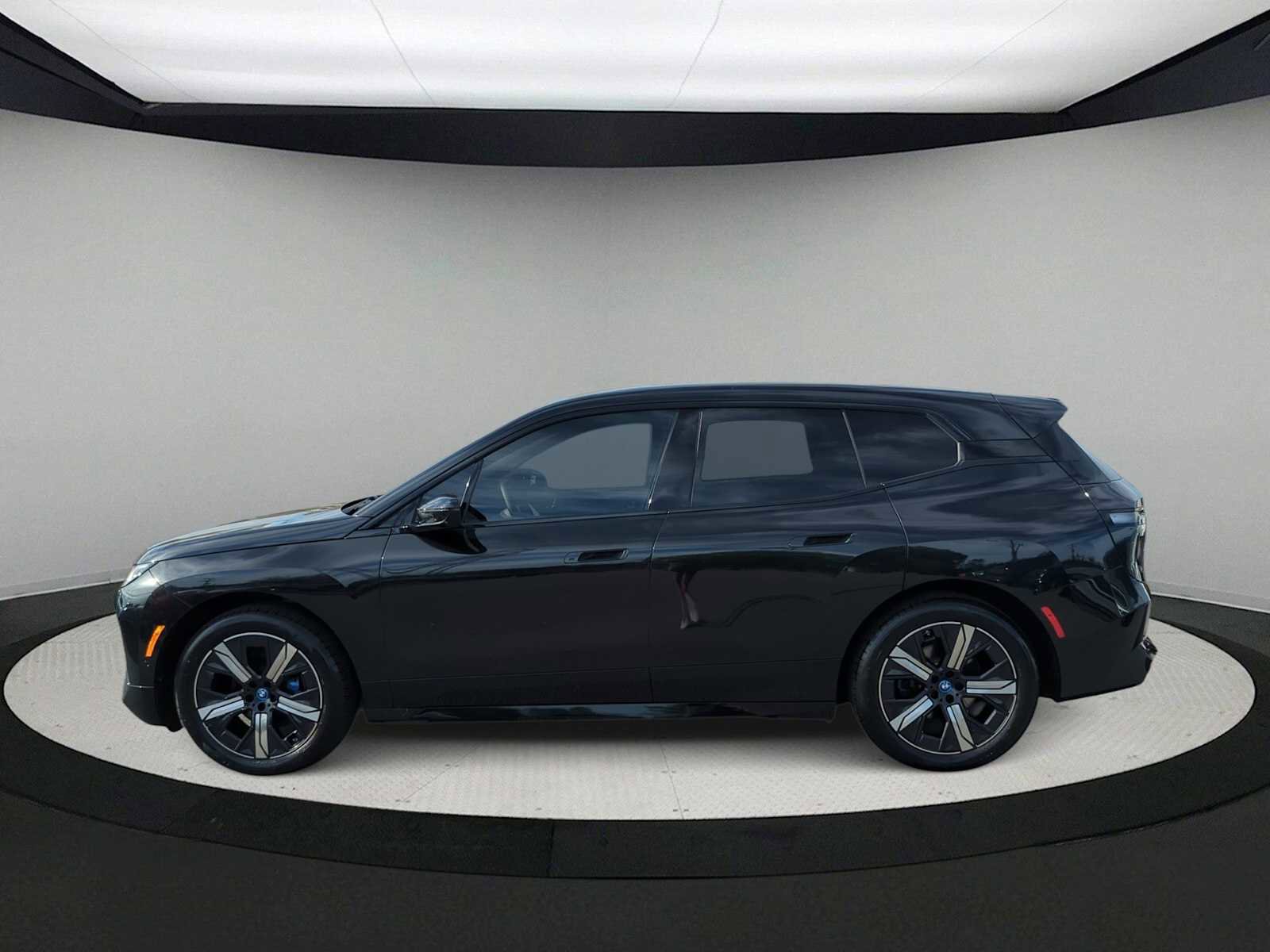 Certified 2025 BMW iX xDrive50 image 5