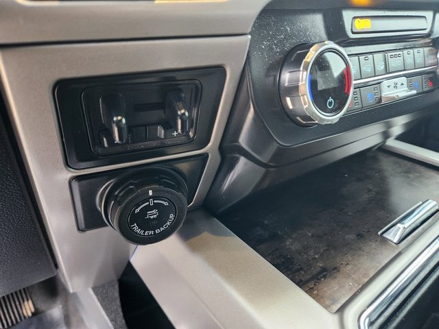 Used 2022 Ford F350 Lariat w/ Black Appearance Package image 20