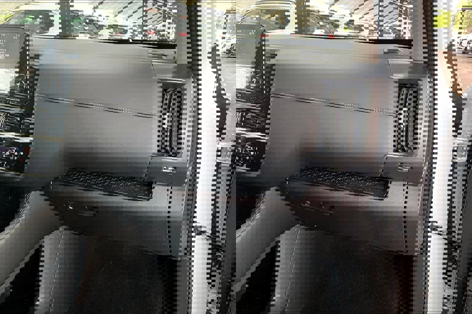 Certified 2025 Nissan Pathfinder SL image 18