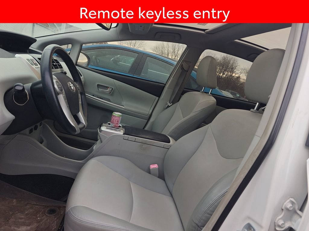 Used 2013 Toyota Prius V Five image 7