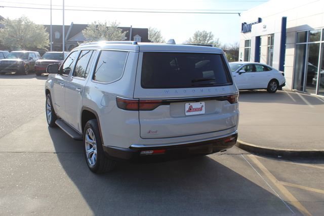 Used 2022 Jeep Wagoneer Series II AWD/4WD image 4