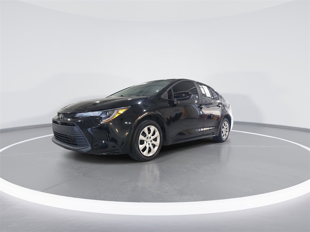 Used 2024 Toyota Corolla LE image 4