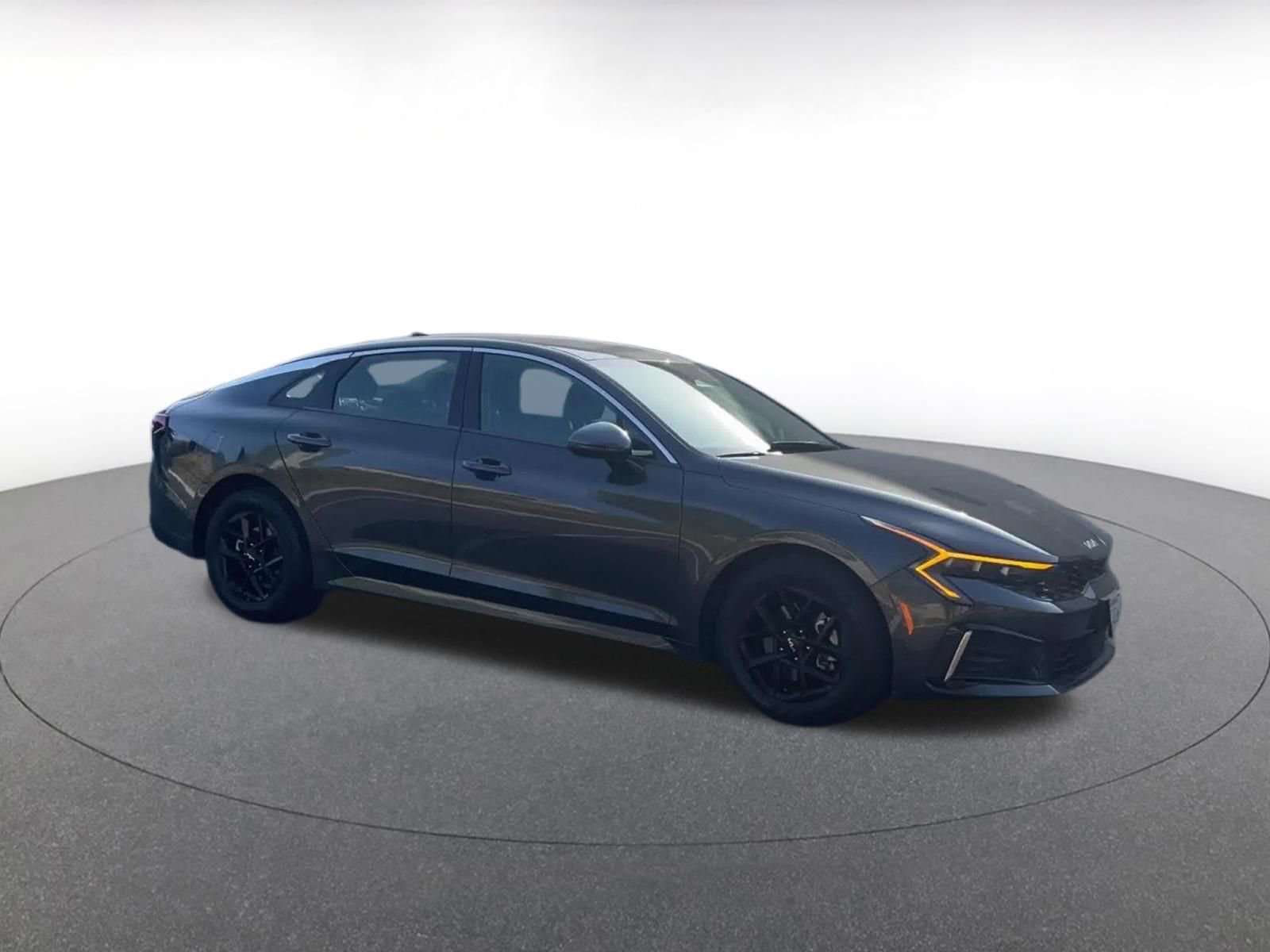 Used 2025 Kia K5 LXS image 2