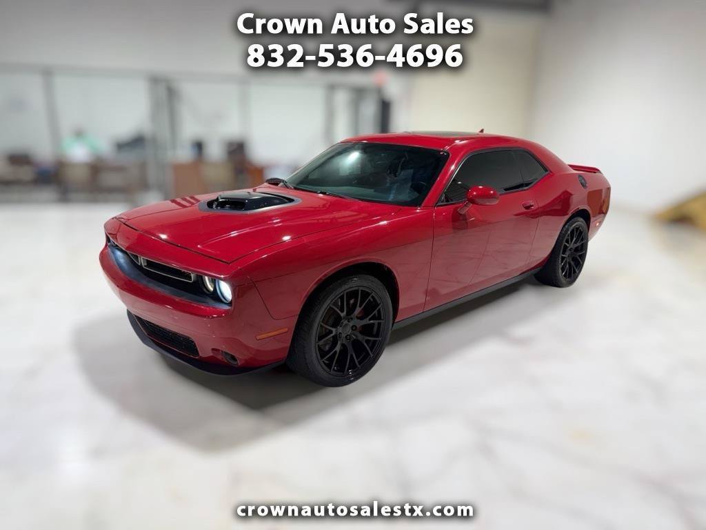 Used 2015 Dodge Challenger R/T Plus RWD image 1
