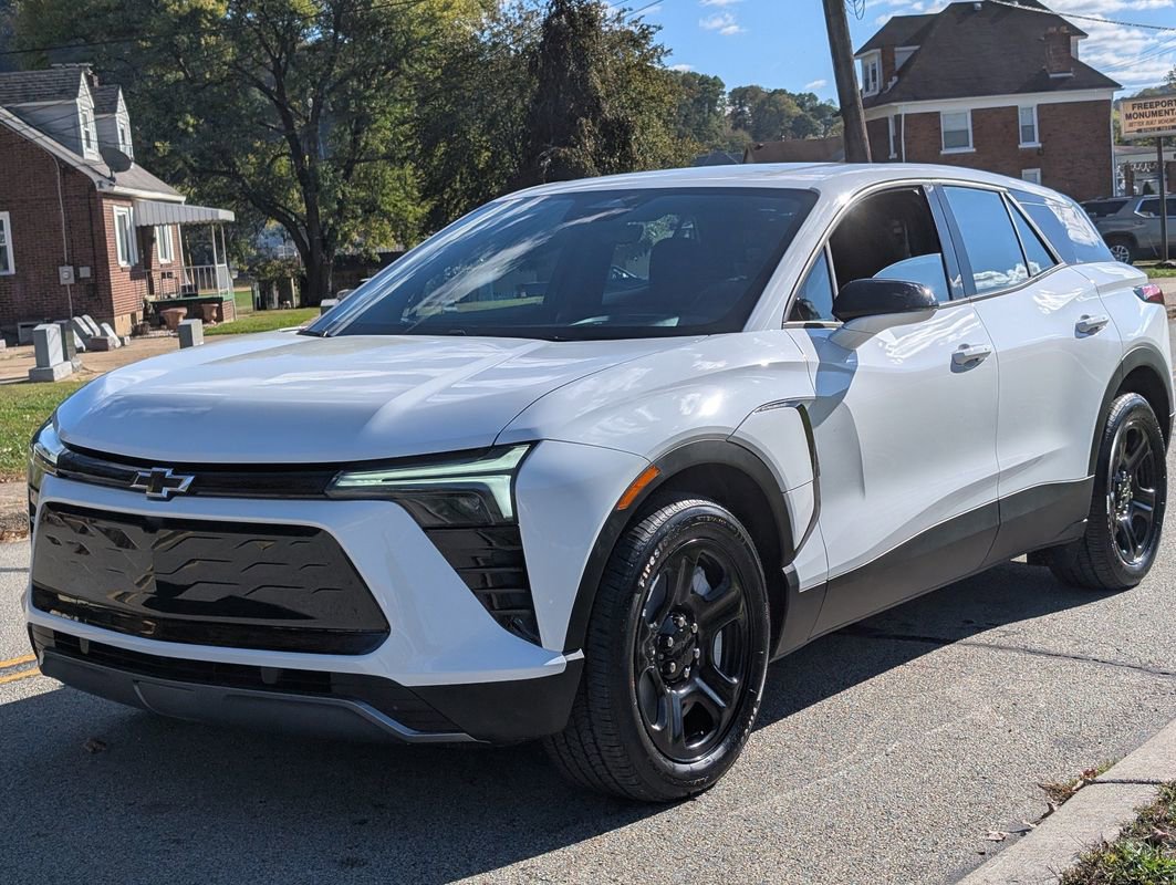 Used 2025 Chevrolet Blazer EV AWD Police image 16