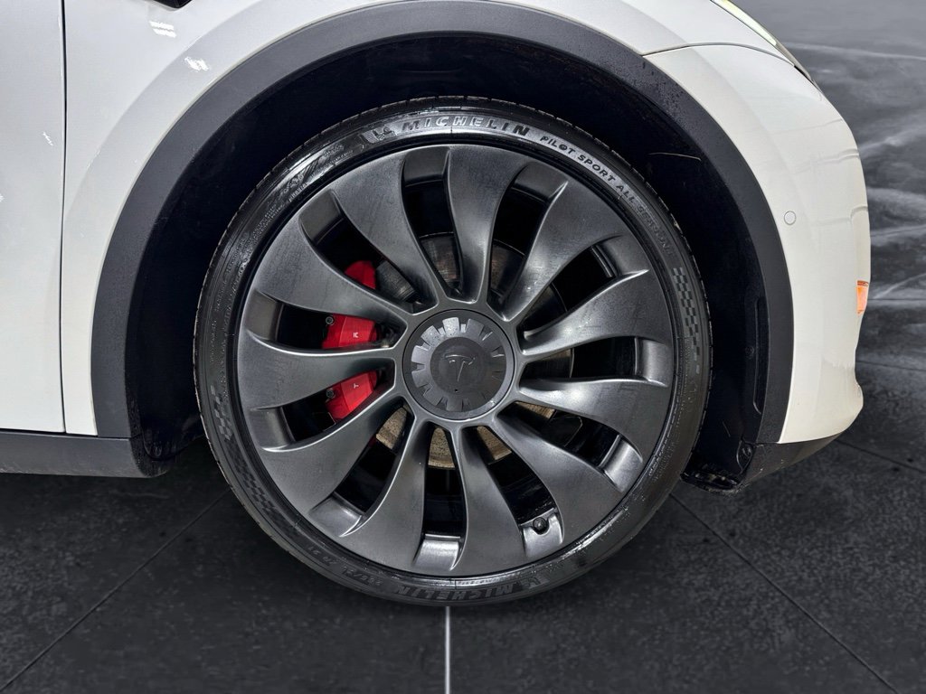 Used 2022 Tesla Model Y Performance image 33