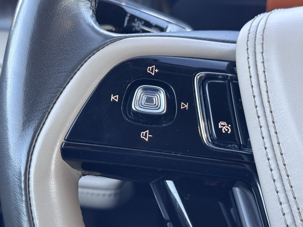 Used 2023 Lincoln Aviator Reserve w/ Equipment Group 201A image 8