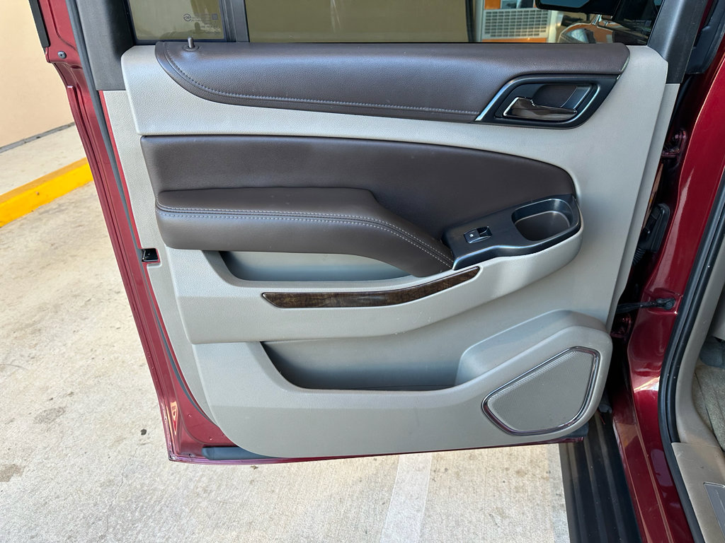 Used 2016 Chevrolet Suburban LT image 25