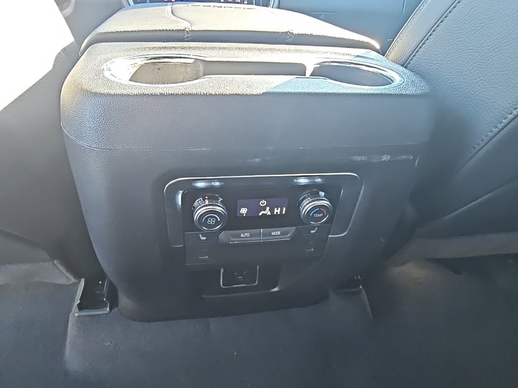 Certified 2025 GMC Yukon Denali image 17