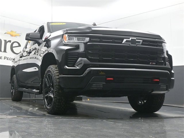 Used 2023 Chevrolet Silverado 1500 LT Trail Boss w/ Convenience Package II image 3