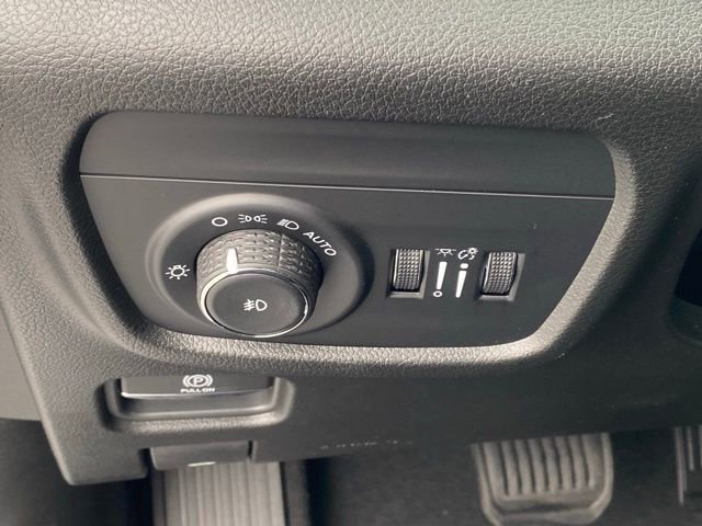 New 2025 Jeep Grand Cherokee L Limited w/ Luxury Tech Group II AWD/4WD image 27