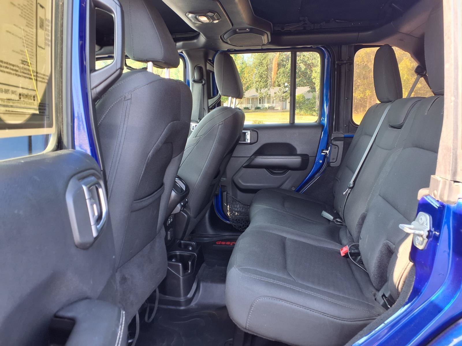 Used 2018 Jeep Wrangler Unlimited Sahara AWD/4WD image 22