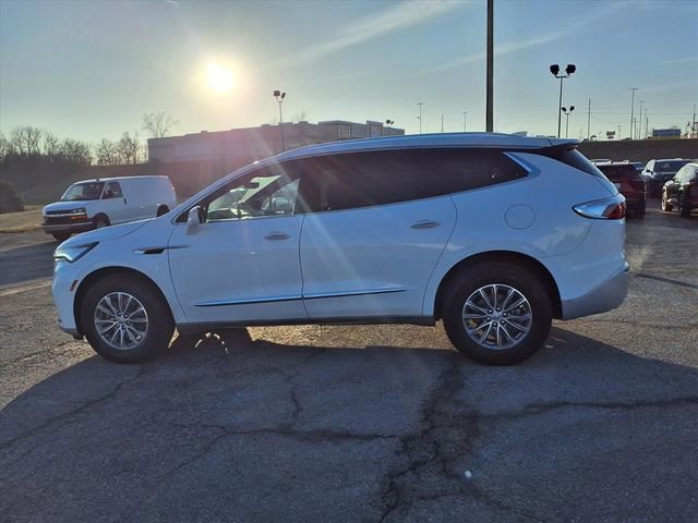 Used 2024 Buick Enclave Premium image 30