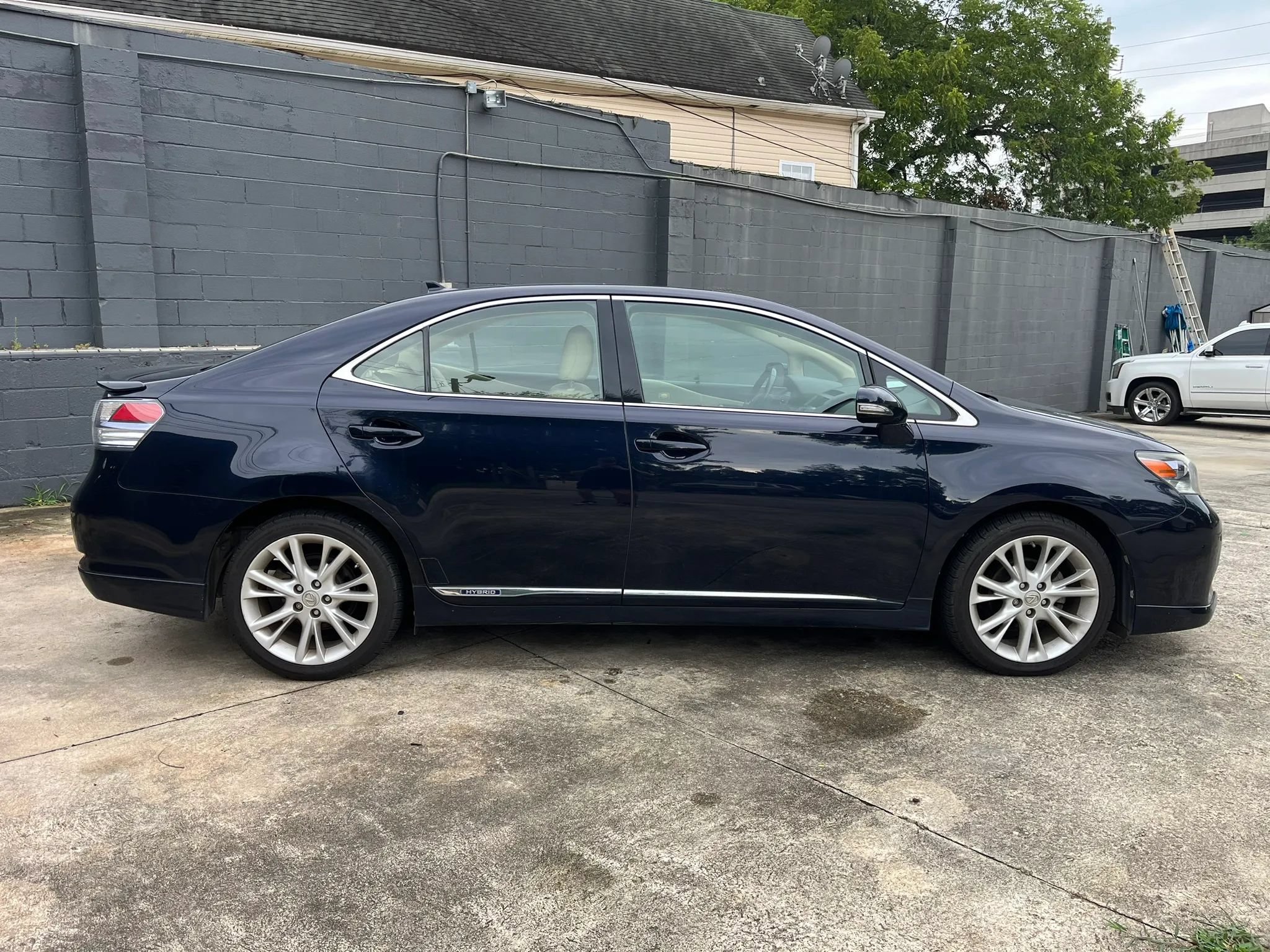 Used 2010 Lexus HS 250h Premium w/ Park Assist Pkg FWD image 7