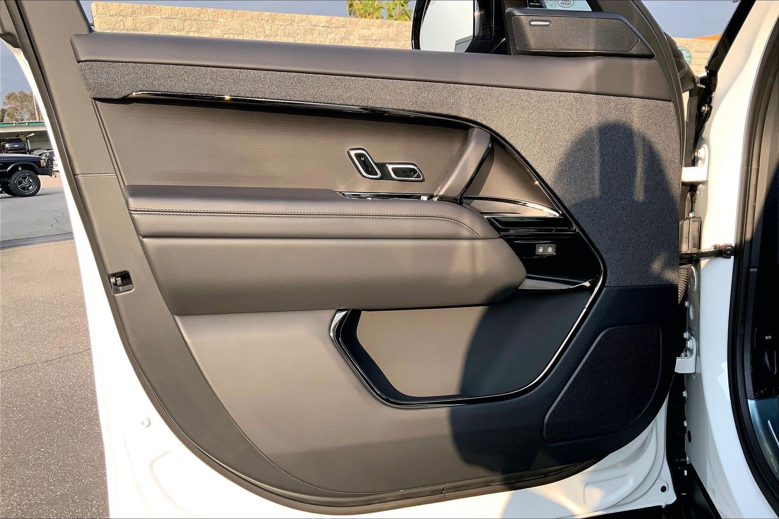 New 2026 Land Rover Range Rover Sport SE AWD/4WD image 11