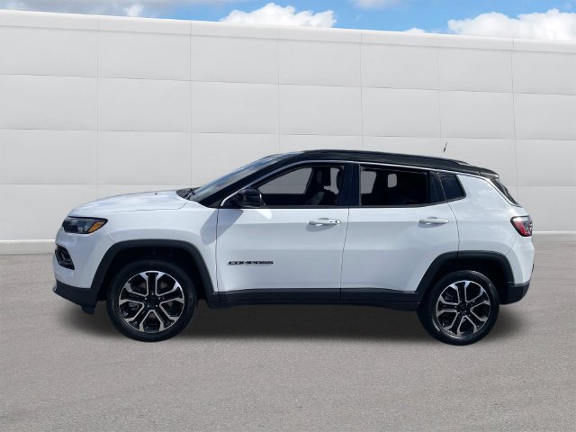Used 2023 Jeep Compass Limited AWD/4WD image 2
