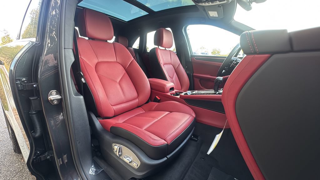 New 2026 Porsche Macan S AWD/4WD image 18