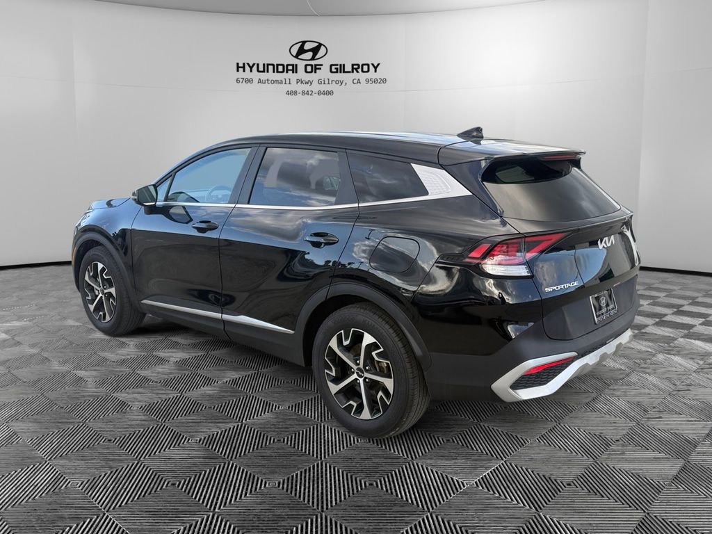 Used 2024 Kia Sportage EX image 5