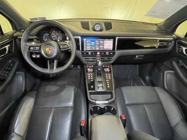 Certified 2026 Porsche Macan AWD/4WD image 26