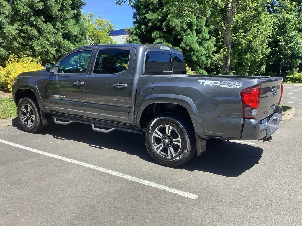 Used 2019 Toyota Tacoma TRD Sport w/ Technology Package AWD/4WD image 11