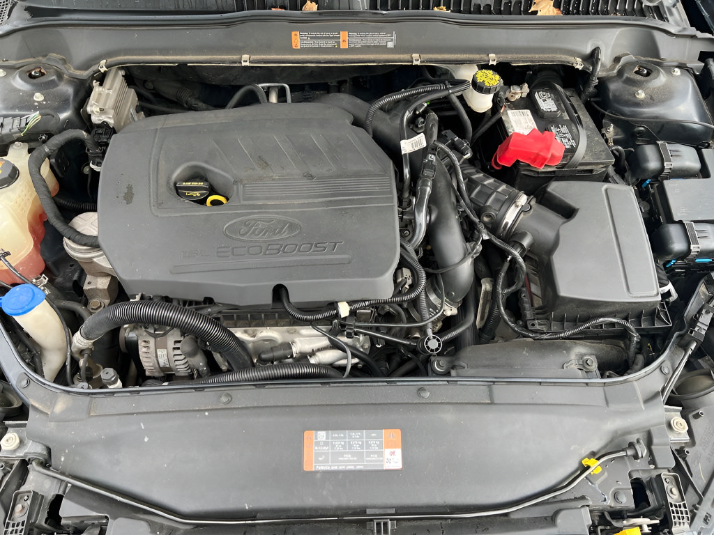 Used 2020 Ford Fusion SE w/ Equipment Group 151A FWD image 9