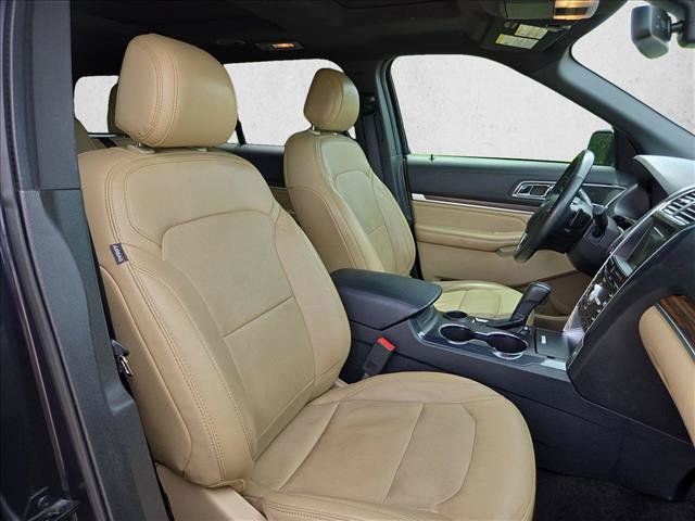 Used 2017 Ford Explorer Limited w/ Equipment Group 301A FWD image 23