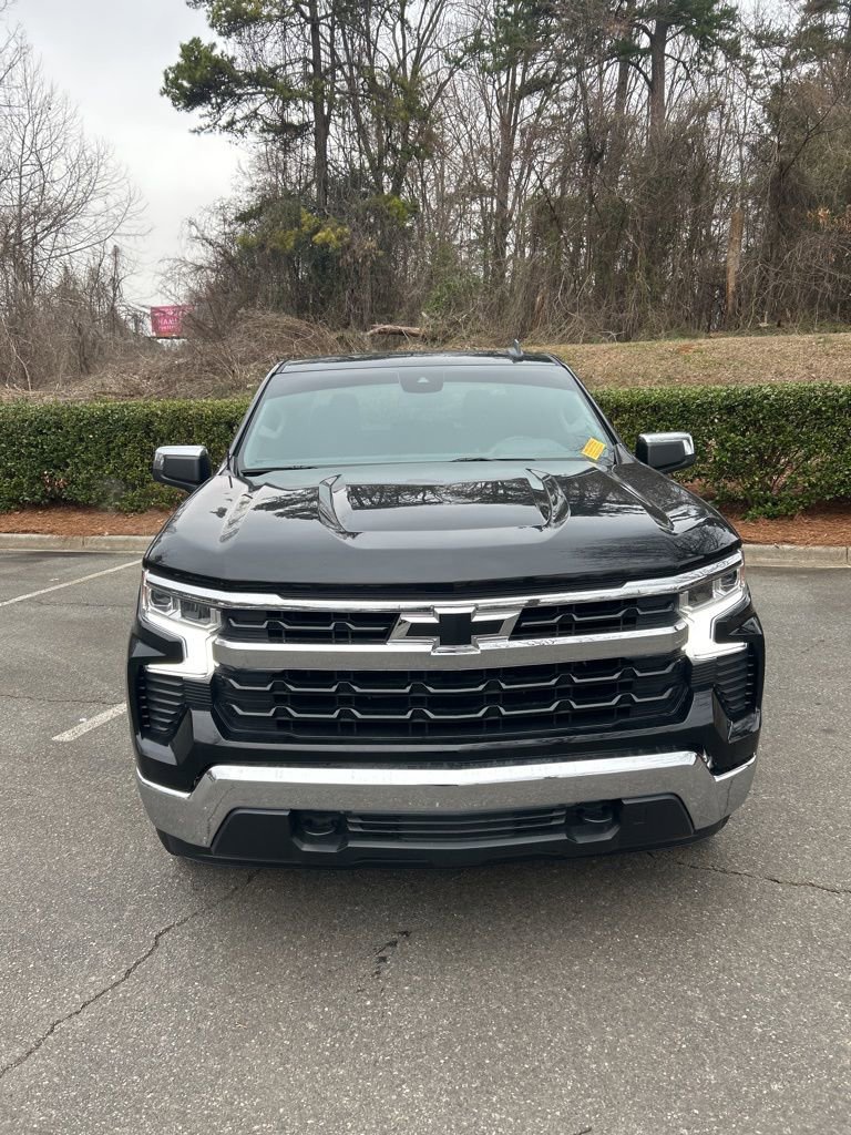 Used 2023 Chevrolet Silverado 1500 LT image 2