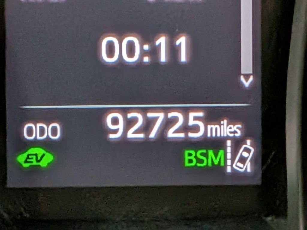 Used 2020 Toyota Camry LE w/ Sunroof Package image 17