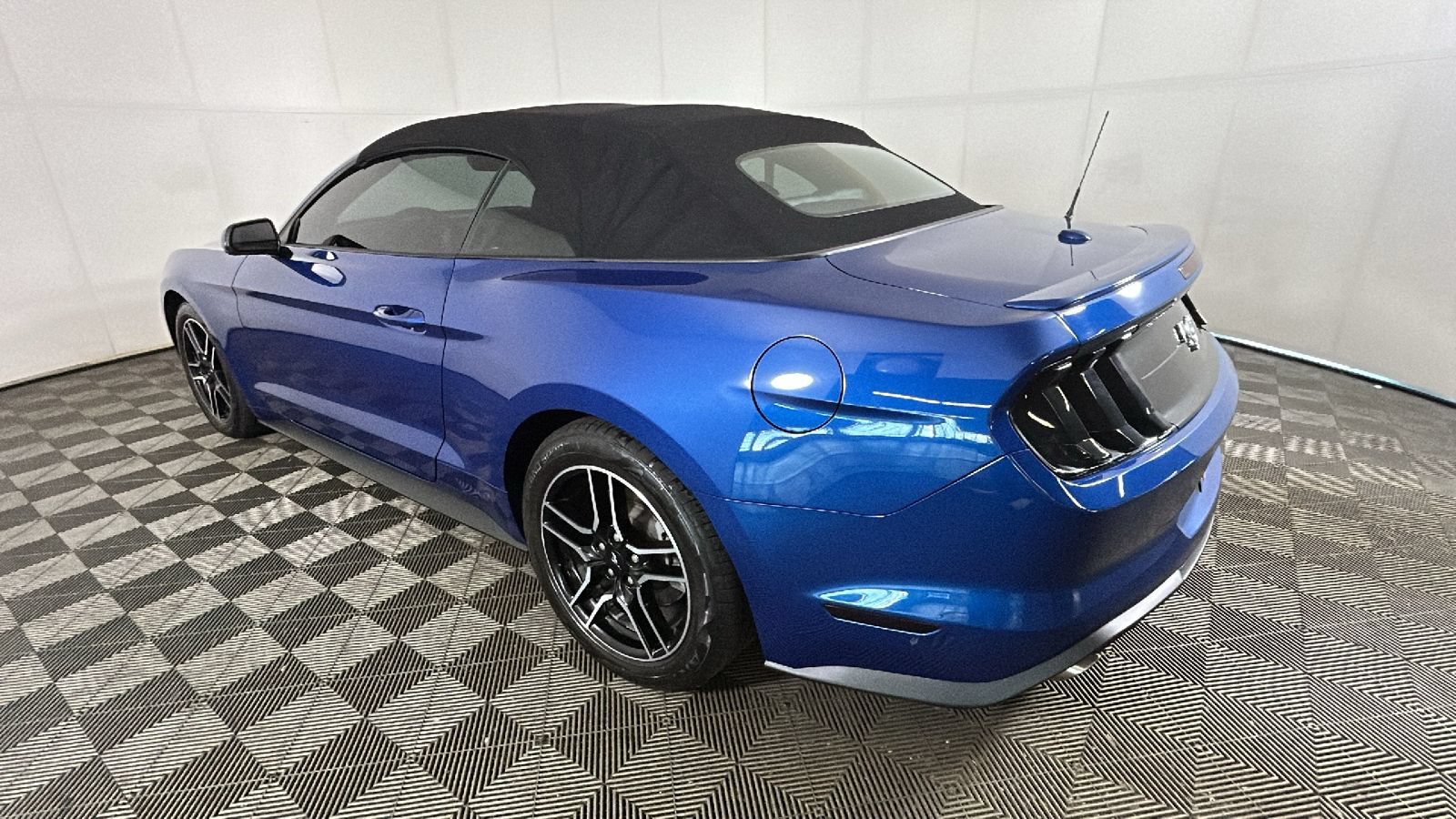 Used 2023 Ford Mustang Premium RWD image 5