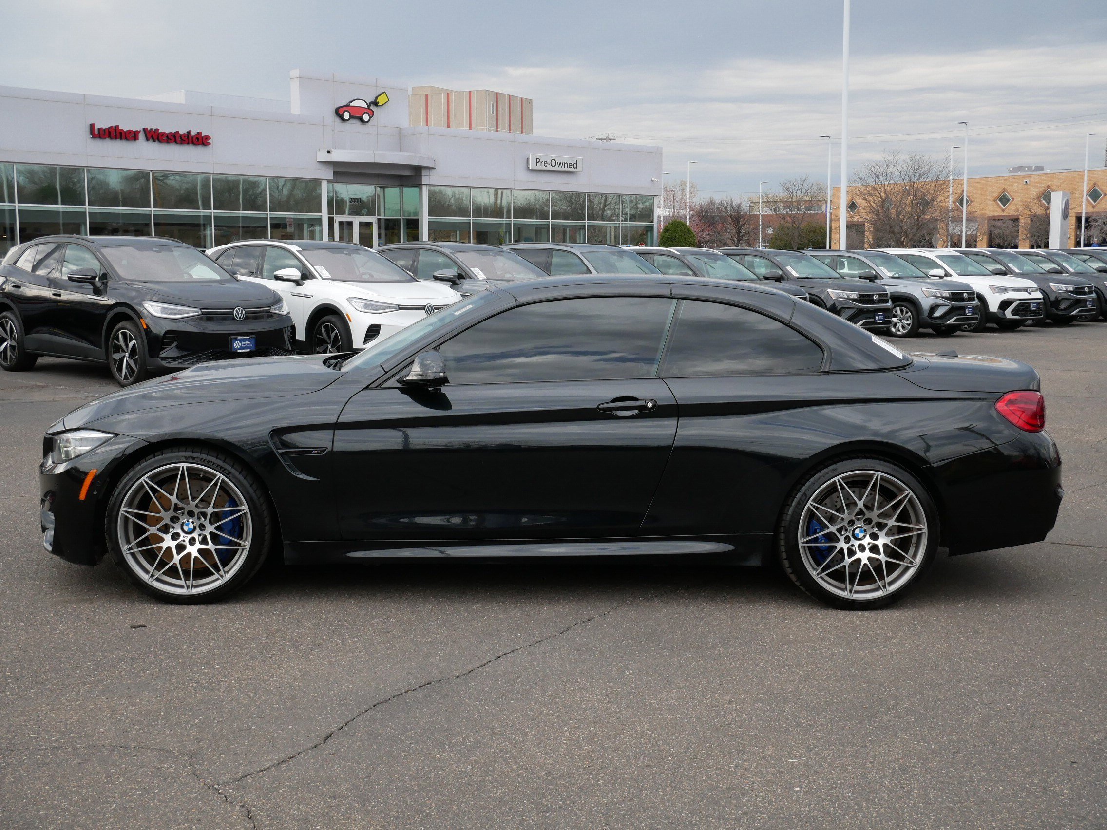 Used 2018 BMW M4 Convertible image 34