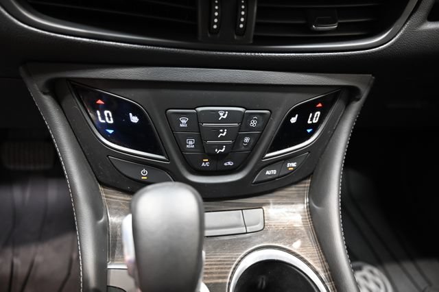 Used 2020 Buick Envision Essence AWD/4WD image 17