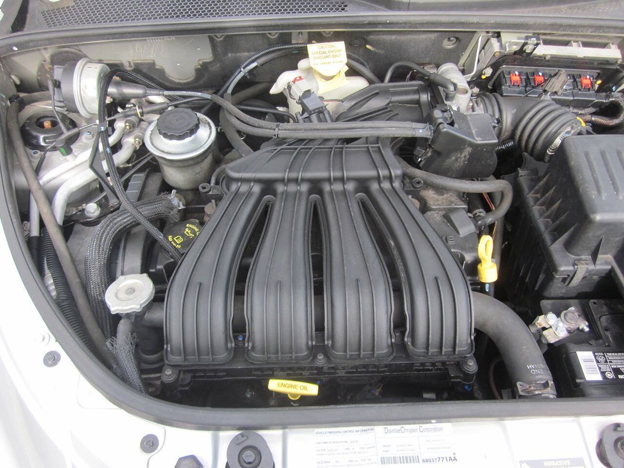 Used 2008 Chrysler PT Cruiser FWD image 17