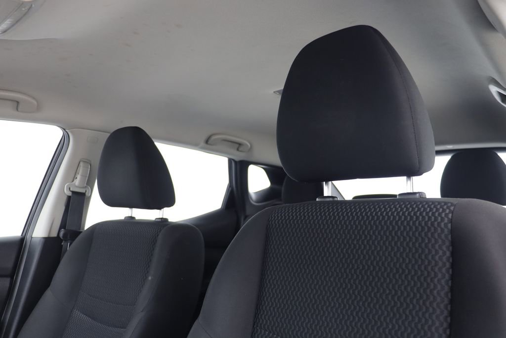 Used 2021 Nissan Rogue Sport S image 12