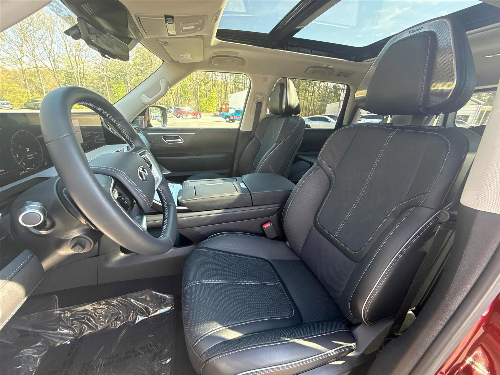 Certified 2025 INFINITI QX80 Sensory image 11