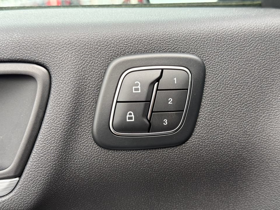 Used 2024 Ford Escape SE w/ PHEV Premium Package FWD image 15
