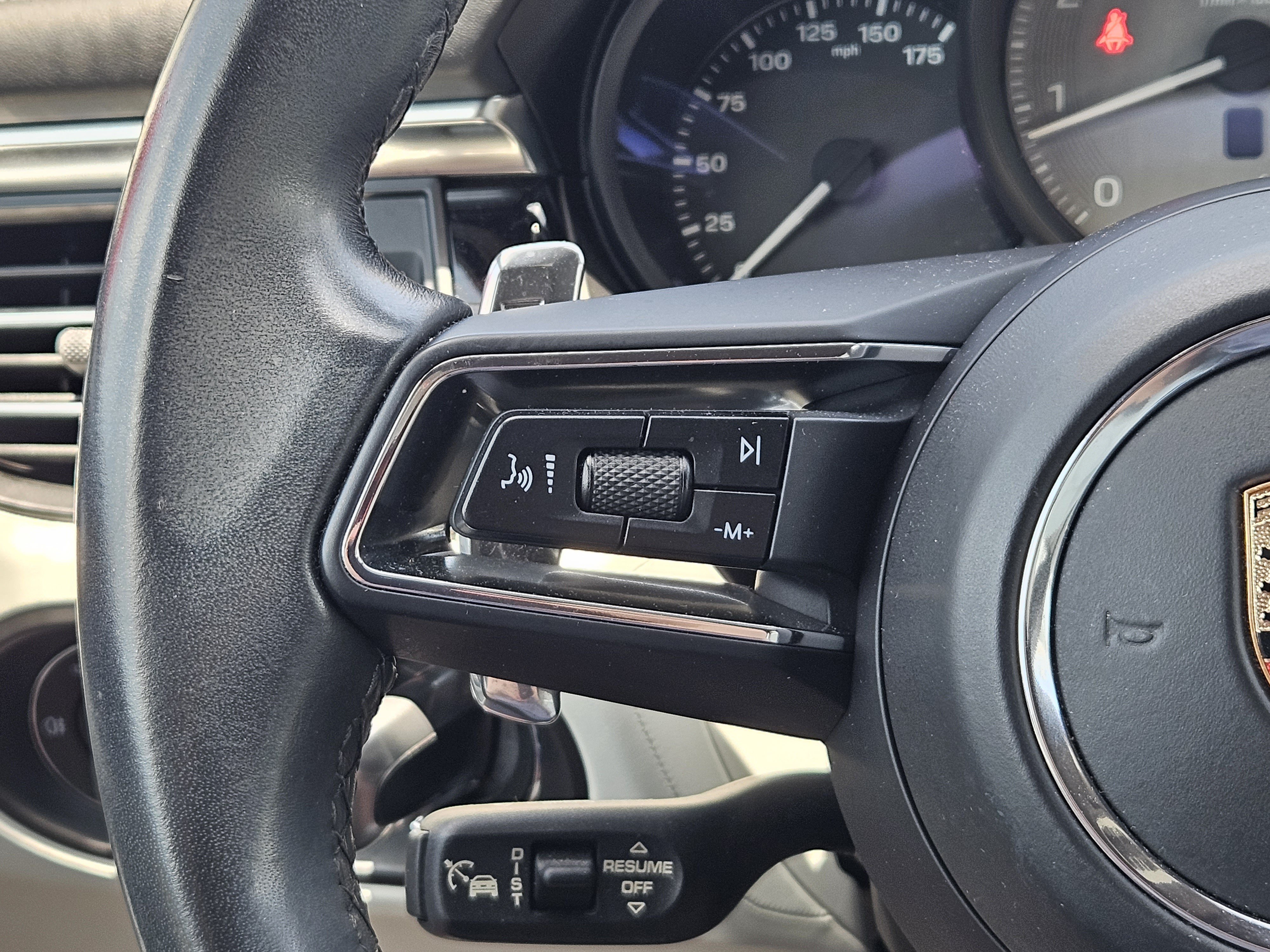 Certified 2023 Porsche Macan S AWD/4WD image 27